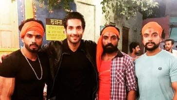 Superstar Feature Hindu Extremist's Protest Scene